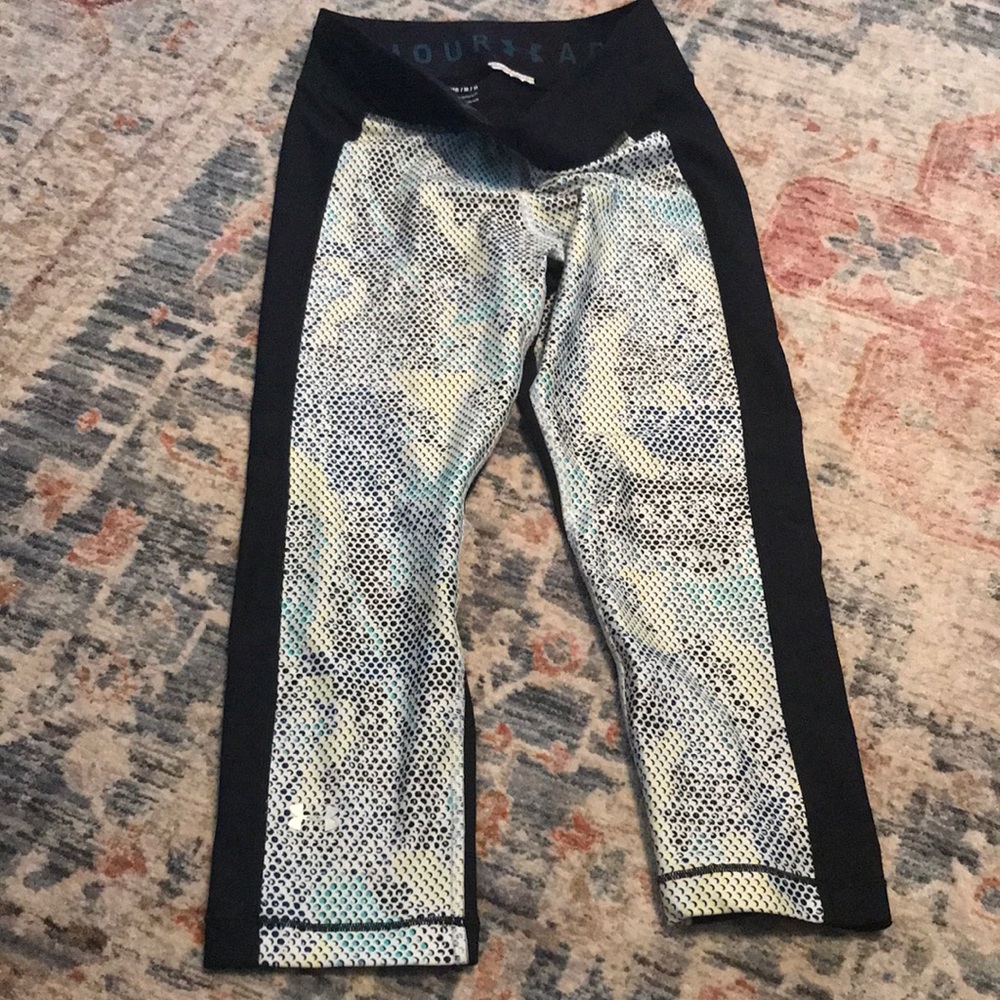 Under armour medium compression heatgear capris